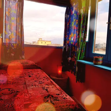 Goldencube Vesuvio View אכסניה נאפולי